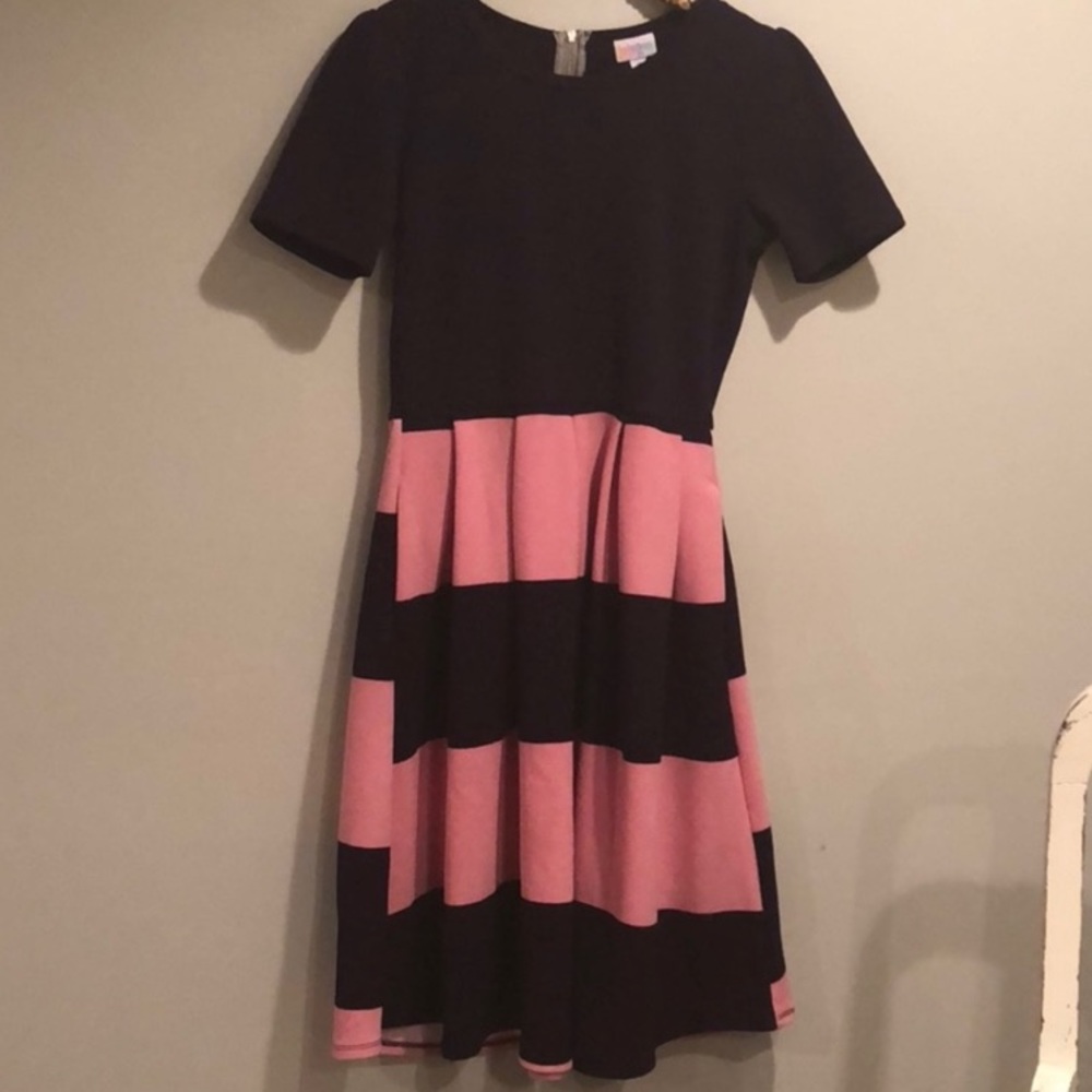 LULAROE Amelia Dress Womens XL Purple Pink Stripes Two Tone Block Pleated Zip